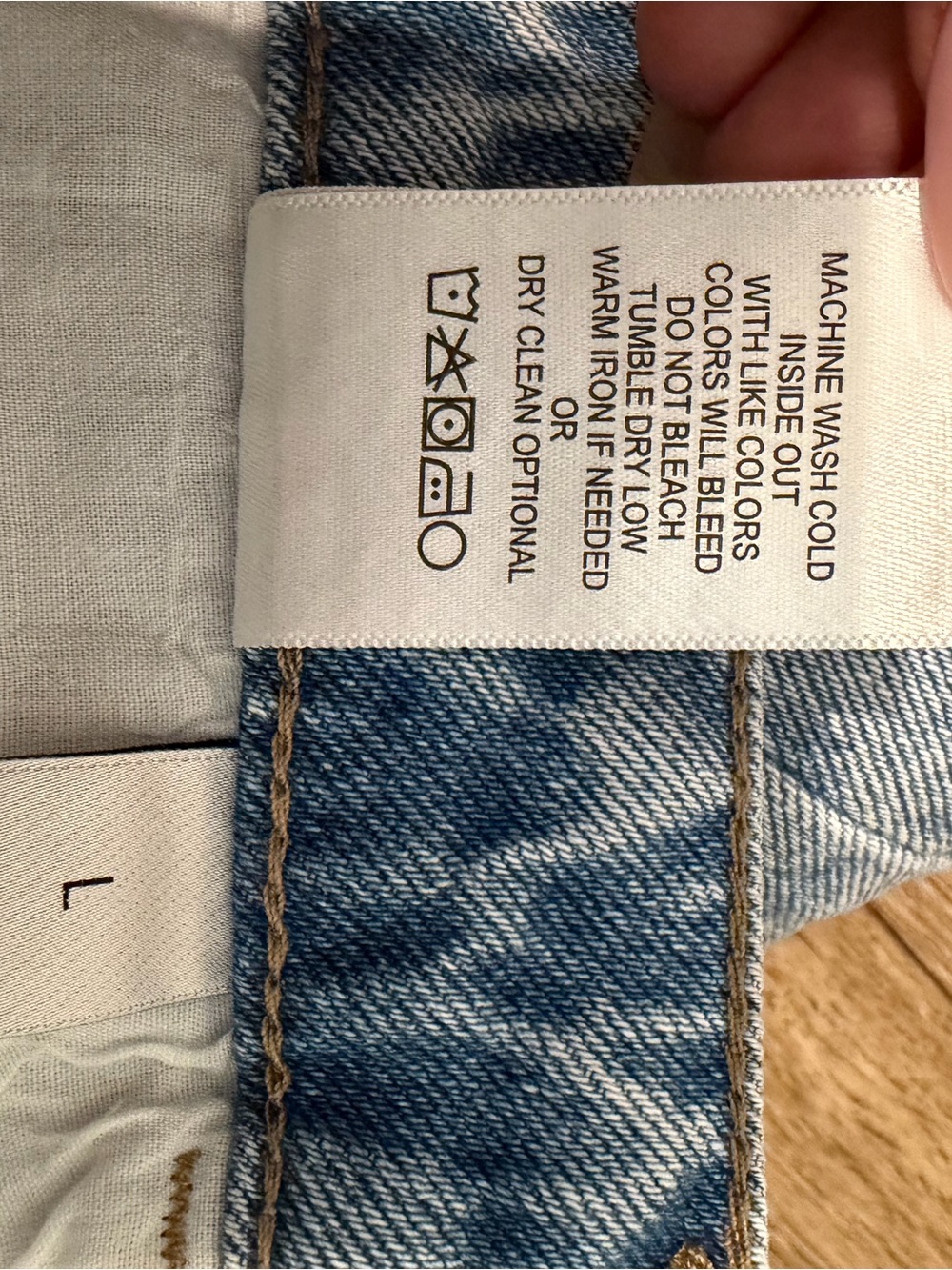 Vervet Sasha Mom Shorts Light Blue Distressed Denim Shorts V2814 NWT Size L - Picture 8 of 12